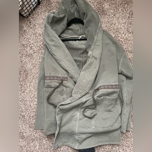 Free People army green knee length shacket‎  medium - Picture 7 of 8